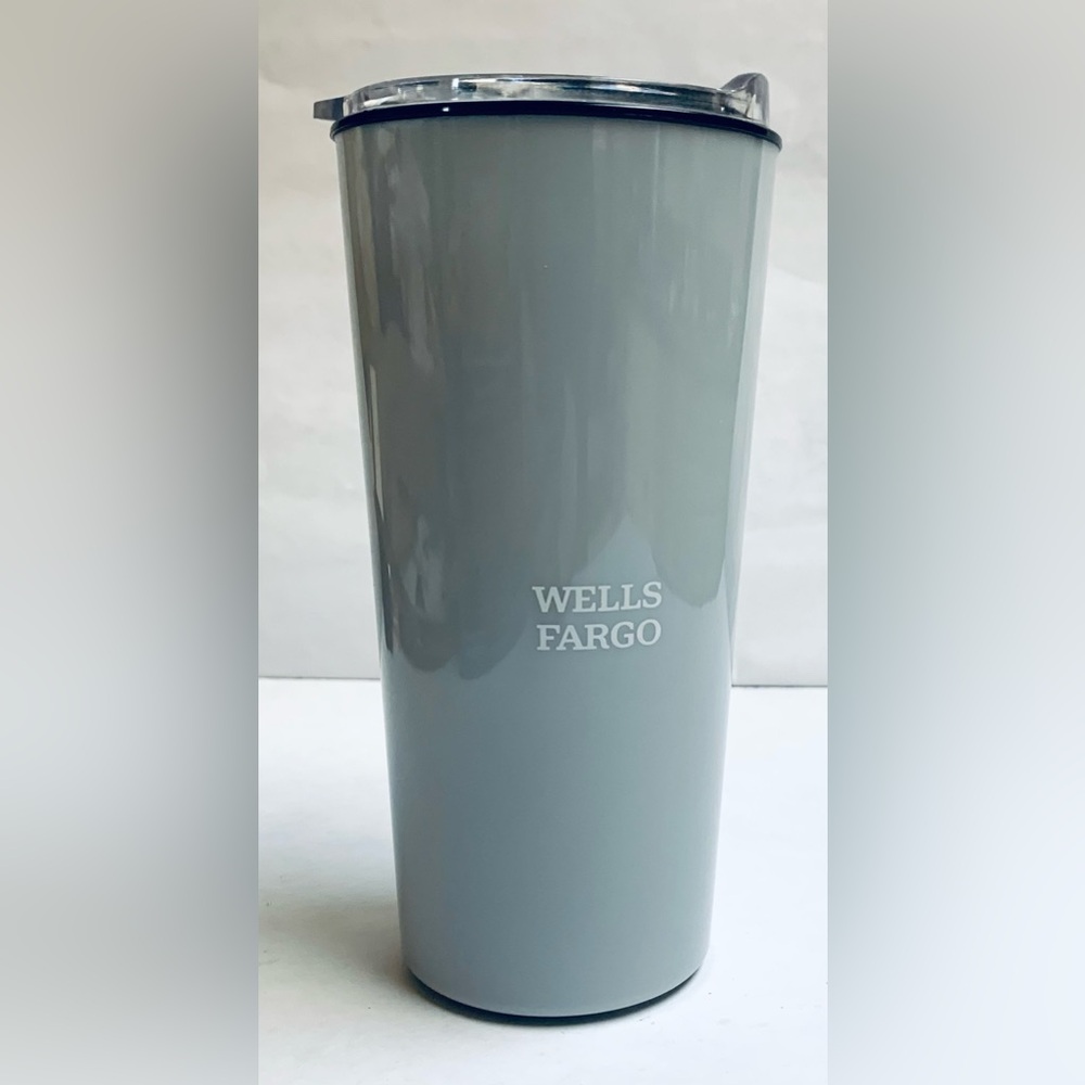 NEW WELLS FARGO EMPLOYEE gray white traveler tumbler cup mug coffee tea 7.5 in